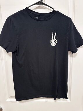 Bowery Supply Co Mens Small Black T-Shirt Skeleton Peace Sign Graphic Tee Cotton
